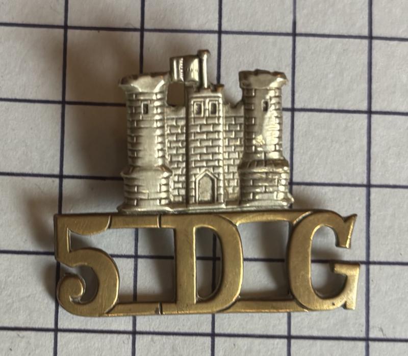 Post 1922 5th Royal Inniskilling Dragoon Guards Irish Regiment Shoulder Title 5DG Badge