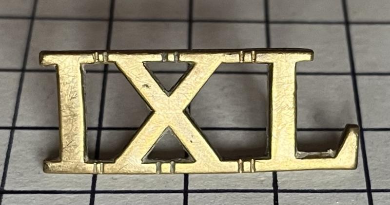 Pre 1960 The 9th Lancers Regiment Brass Shoulder Title Badge