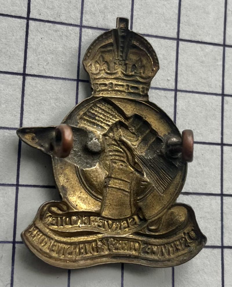 c1939-49 South Africa Army Q Services Corps Black Brass Cap Badge