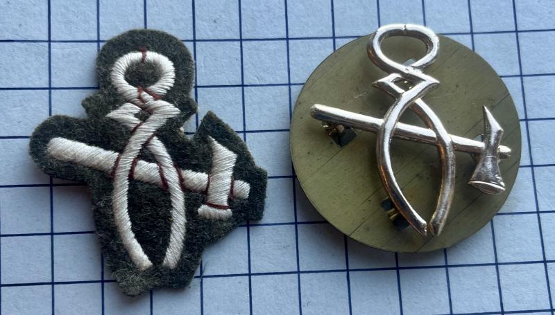 c1960s Anodised Aluminium Arm Badge Artificer Armourer Tradesman Badge & Cloth Badge Royal Electrical Mechanical Engineers (REME) Badge