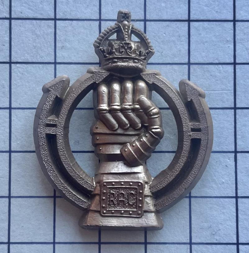 cWW2 Royal Armoured Corps (RAC) Plastic Economy Wartime Cap Badge