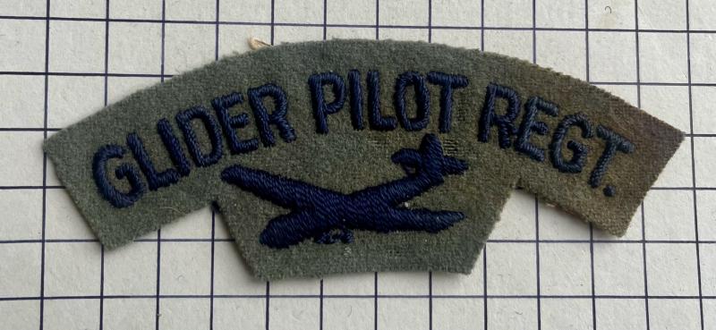 c1950-57 Glider Pilot Regiment (GPR) Cloth Shoulder Title Badge