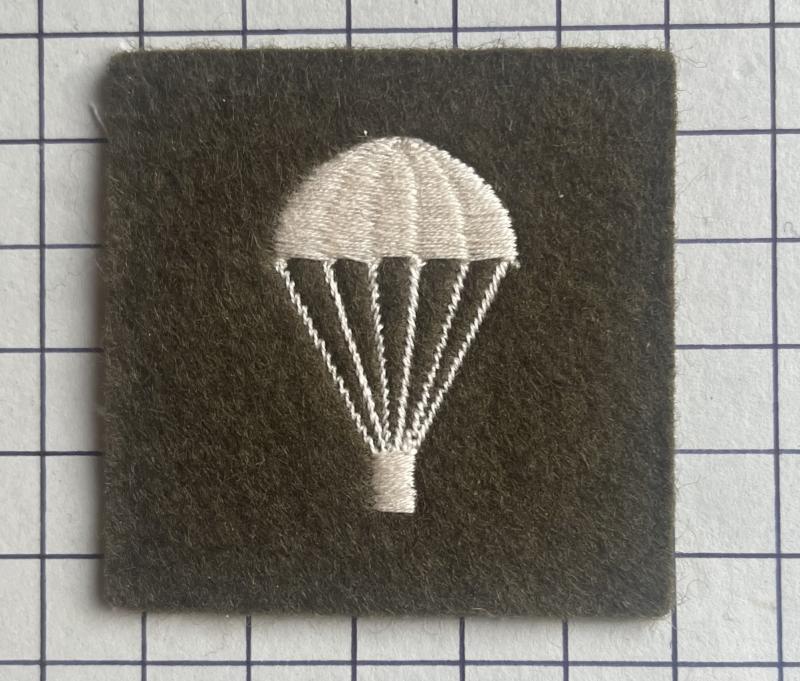 c1970s British Parachute 'Lightbulb' Non-Operational Parachute Qualification Badge Patch