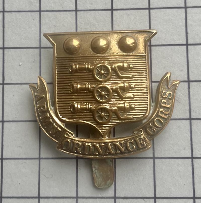 cWW1 Army Ordnance Corps (AOC) Brass Cap Badge
