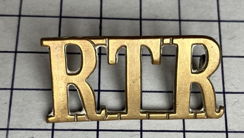 Post-1939 Royal Tank Regiment (RTR) Brass Shoulder Title Badge