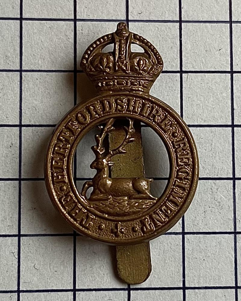c1908-61 Hertfordshire Regiment Cap Badge