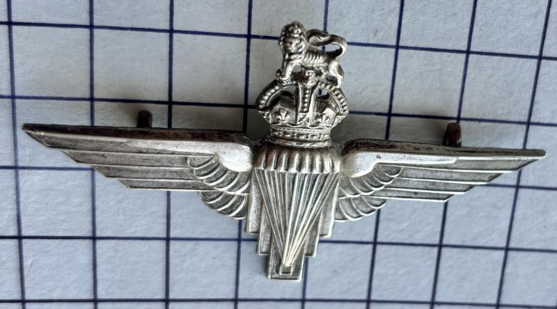cWW2 Ludlow Officer Pattern Parachute Regiment Cap Badge