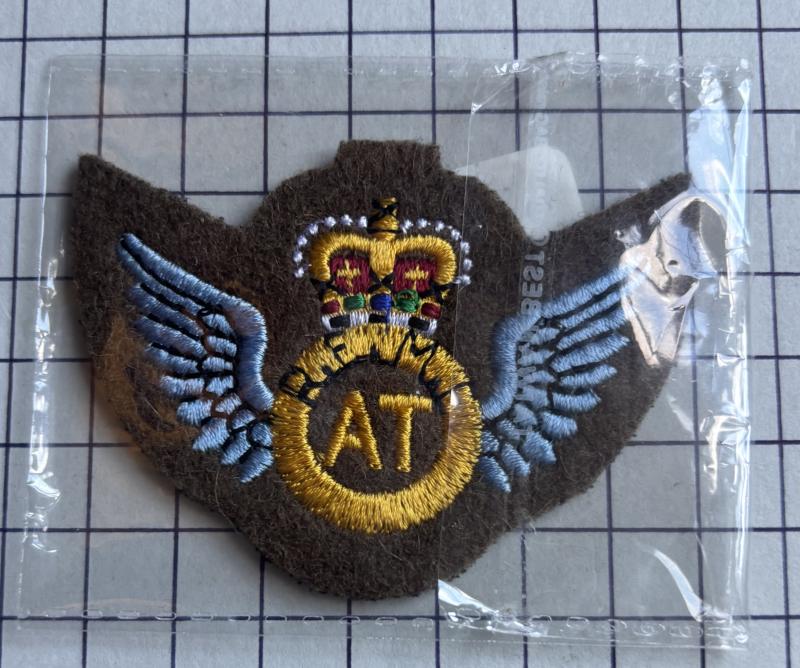 Aircraft Technician (AT) Wings Royal Electrical Mechanical Engineers (REME) Patch Badge Sealed in Packet