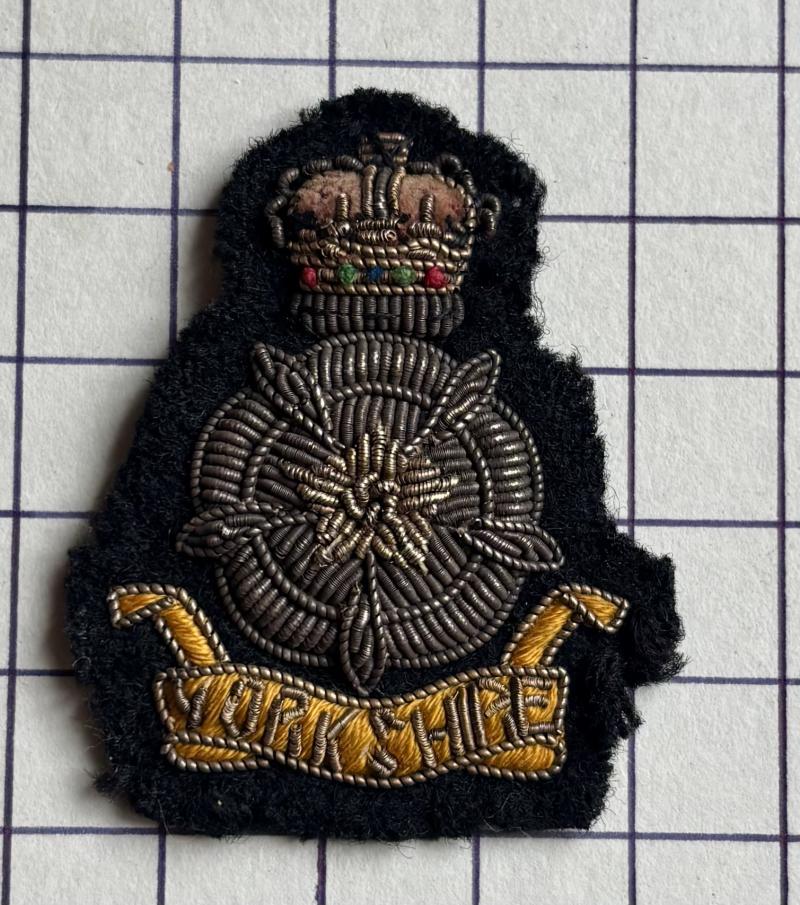 c1958-69 Yorkshire Brigade Officer Wire Embroidered Beret Cap Badge