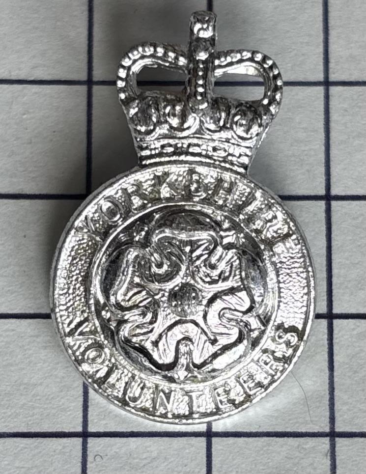 c1970-93 Yorkshire Volunteer Regiment Anodised Aluminium Collar Badge