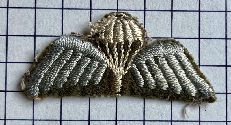 cWW2 British Parachute Parachutist Qualification Wings Badge