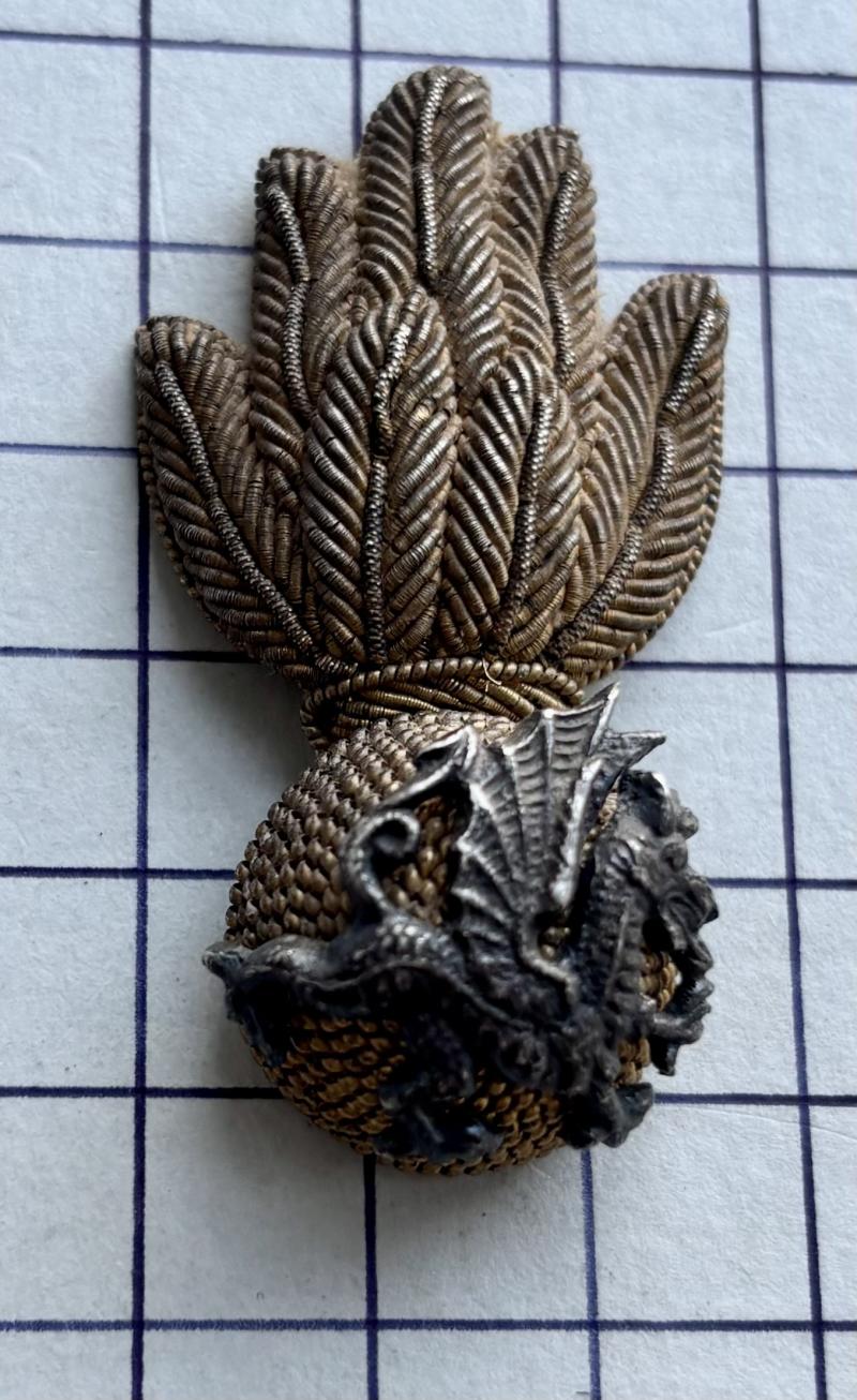 Royal Welsh Fusiliers (RWF) Officer Pattern Collar Badge