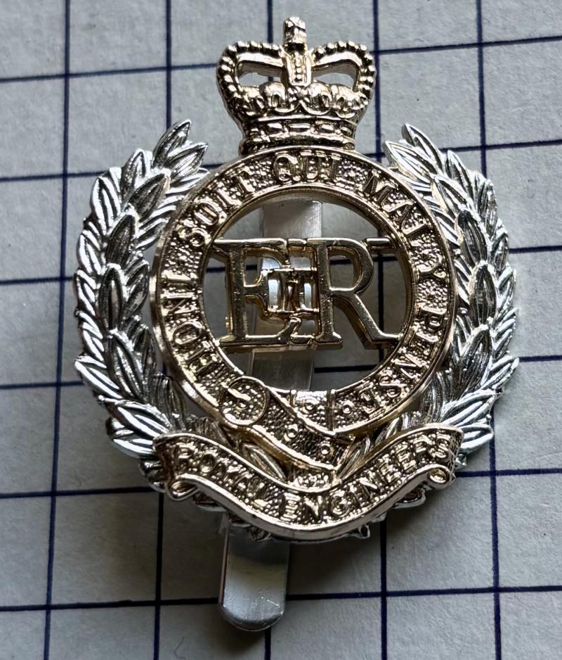 Royal Engineers (RE) Staybrite Cap Badge Firmin Ano
