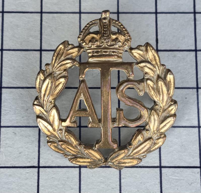 cWW2 Auxiliary Territorial Service (ATS) Gilt (worn) Officer Pattern Cap Badge