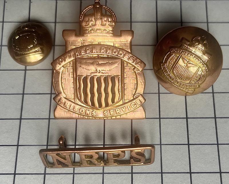 Pre-1952 Northern Rhodesia Rhodesian Prison Service Insignia Group Cap Badge Shoulder Title & Buttons