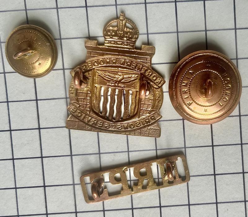 Pre-1952 Northern Rhodesia Rhodesian Prison Service Insignia Group Cap Badge Shoulder Title & Buttons