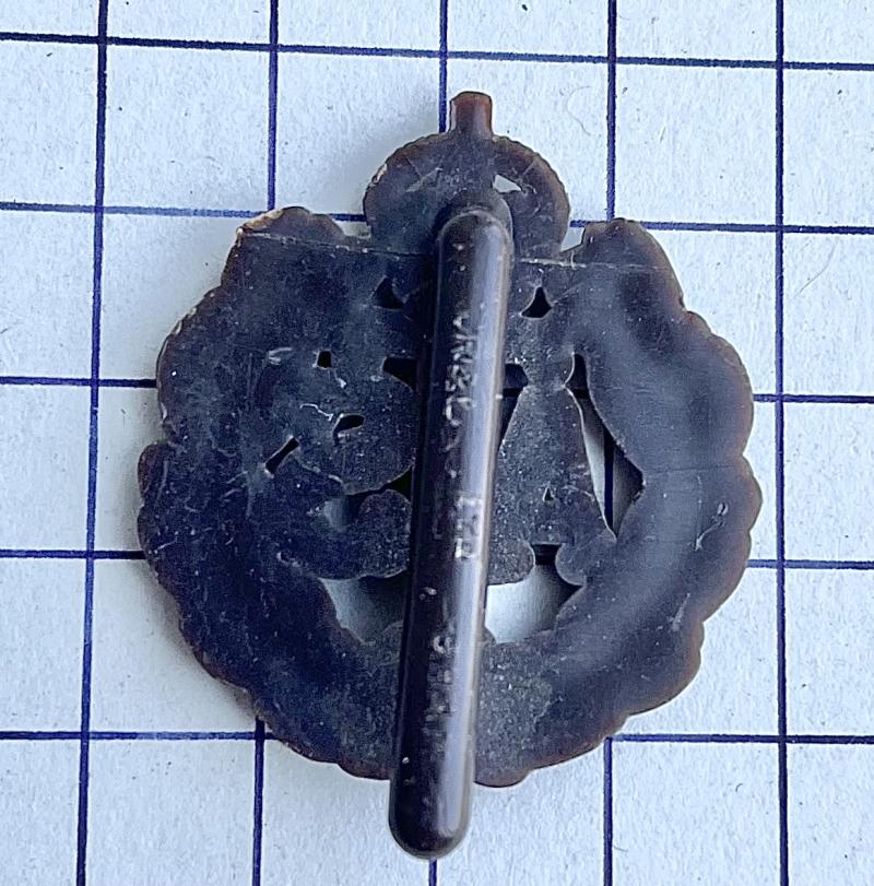 cWW2 Auxiliary Territorial Service (ATS) Plastic Economy Issue Cap Badge