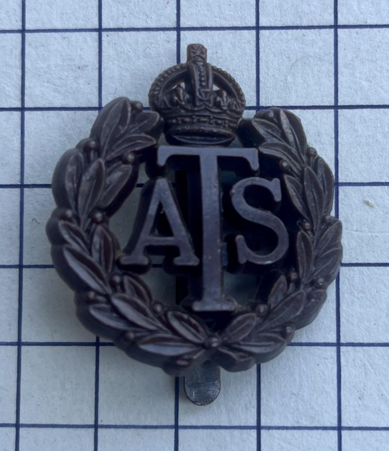 cWW2 Auxiliary Territorial Service (ATS) Plastic Economy Issue Cap Badge