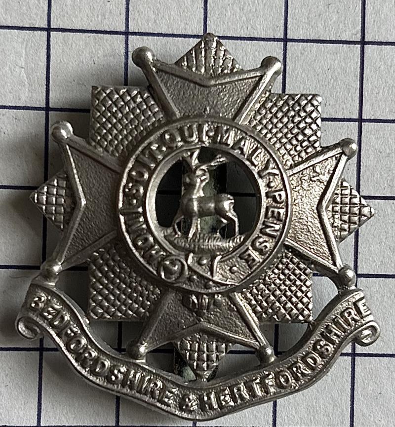 c1919 - 58 Bedfordshire & Hertfordshire Regiment White Metal Cap Badge