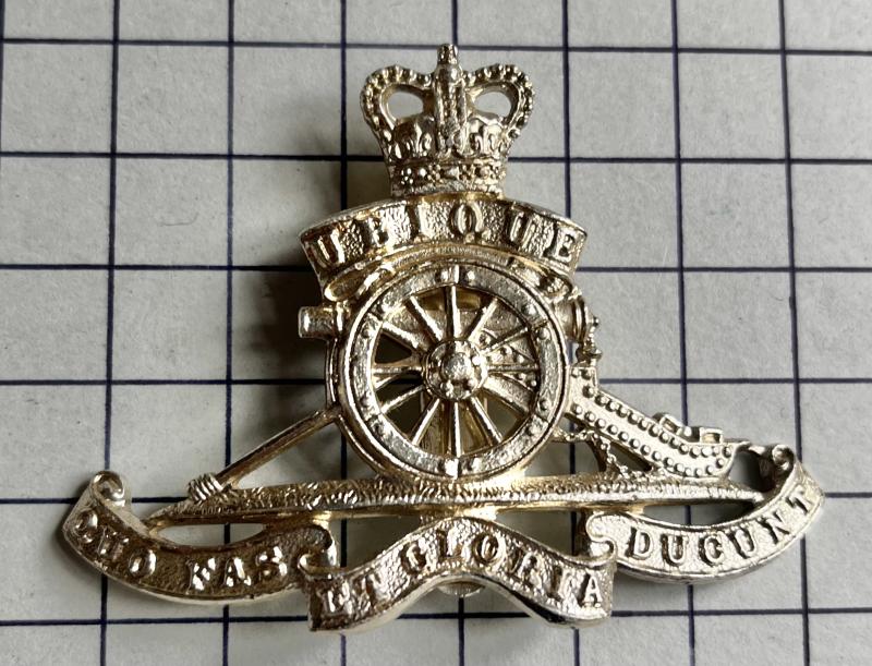 Royal Artillery (RA) Large Cap Size Anodised Aluminium Cap Badge