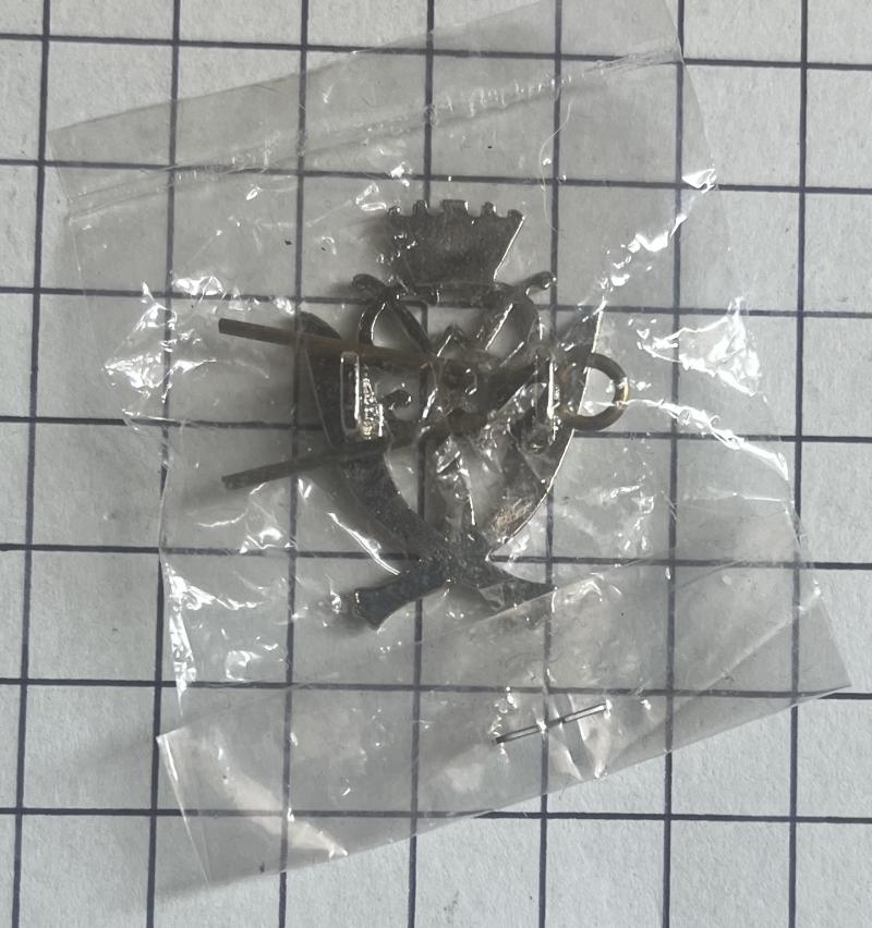 c1990 7th Duke of Edinburgh's Own Gurkha Rifles Regiment Chrome Metal Cap Badge