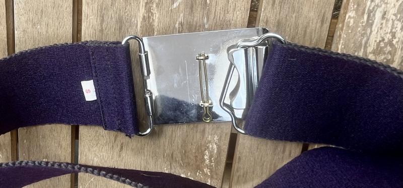 c1966-92 The Queen's Regiment Stable Belt Chrome Buckle Cap Badge Device