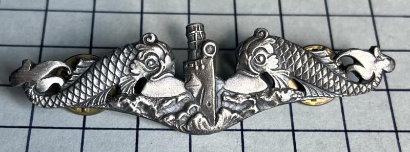 c2000 United States Naval (USN) Submarine Warfare Enlisted Rank's American 'Dolphins' Pin Chest Badge