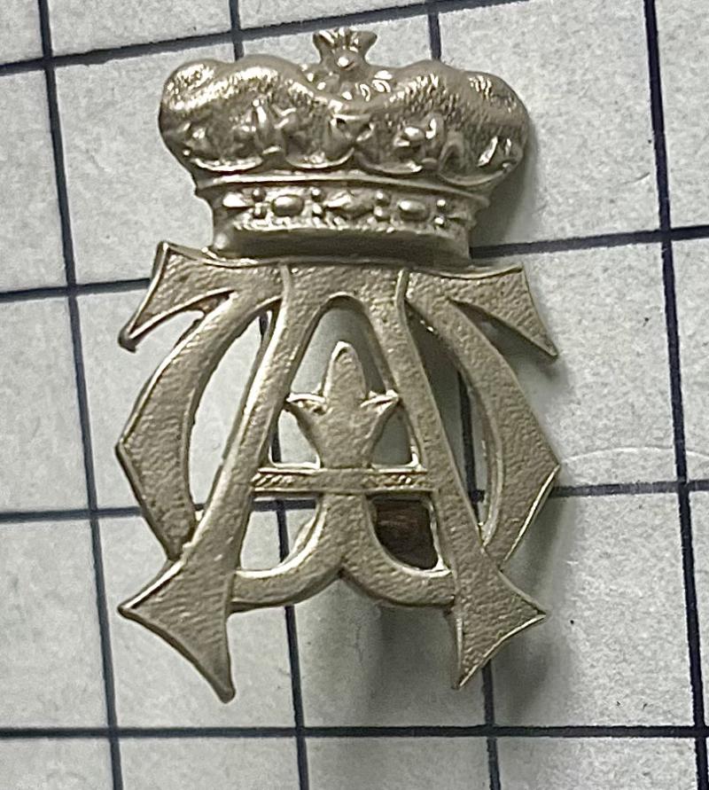 St John's Ambulance Surrey Region White Metal Collar Badge