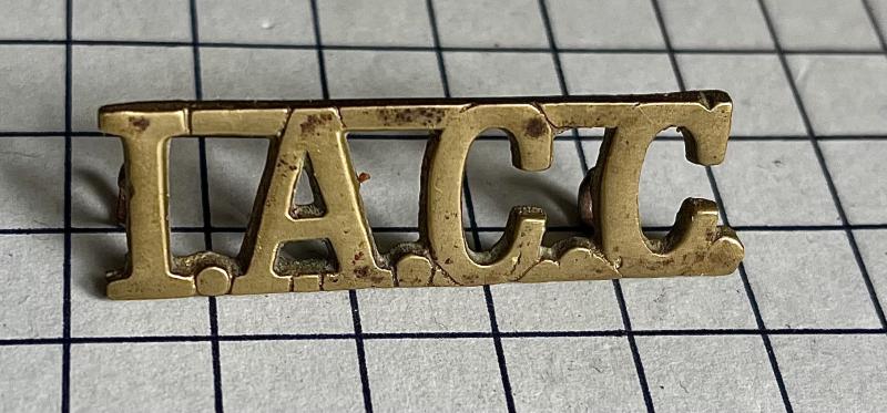 c1934-47 Indian Army Corps of Clerks (IACC) Brass Cast India Shoulder Title Badge