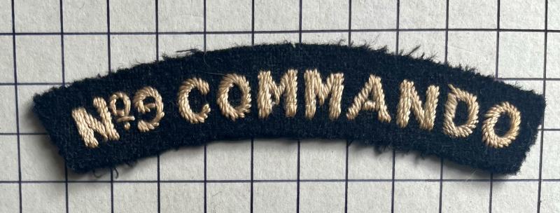 cWW2 No 9 Commando Variant 'Black Backed' Shoulder Title Badge