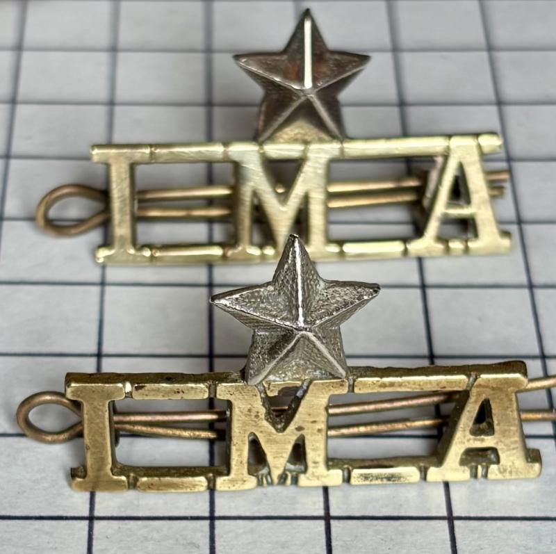 cWW2 Indian Military Academy (IMA) Pair of Cast Brass Shoulder Title Badges