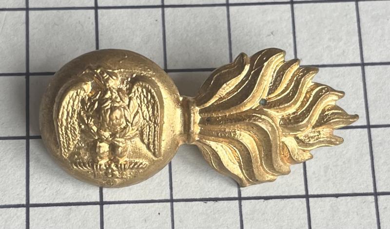 c1950s Royal Irish Fusiliers (RIR) Brass Other Ranks Collar Badge