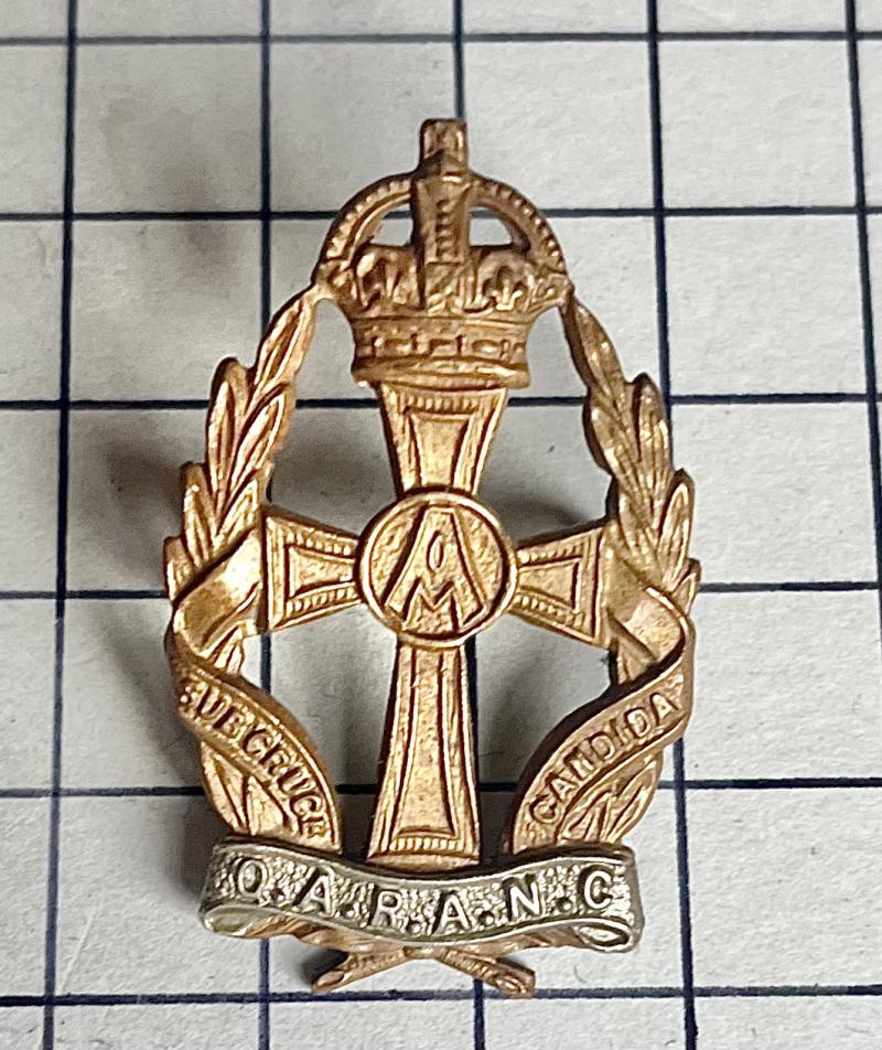 c1949-52 Queen Alexandras Royal Army Nursing Corps (QARANC) Cap Badge