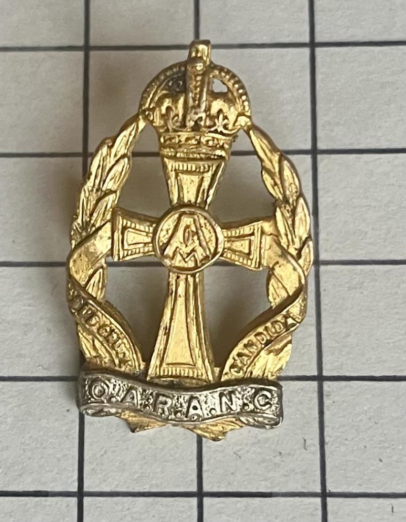c1949-52 Queen Alexandras Royal Army Nursing Corps (QARANC) Officer Silver Plate & Gilt Collar Badge