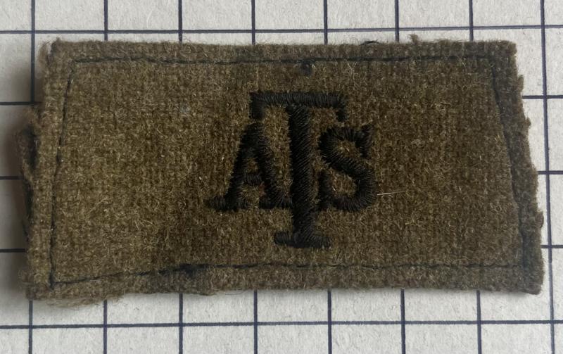 cWW2 Auxiliary Territorial Service (ATS) Slip-On Cloth Shoulder Title Badge Patch