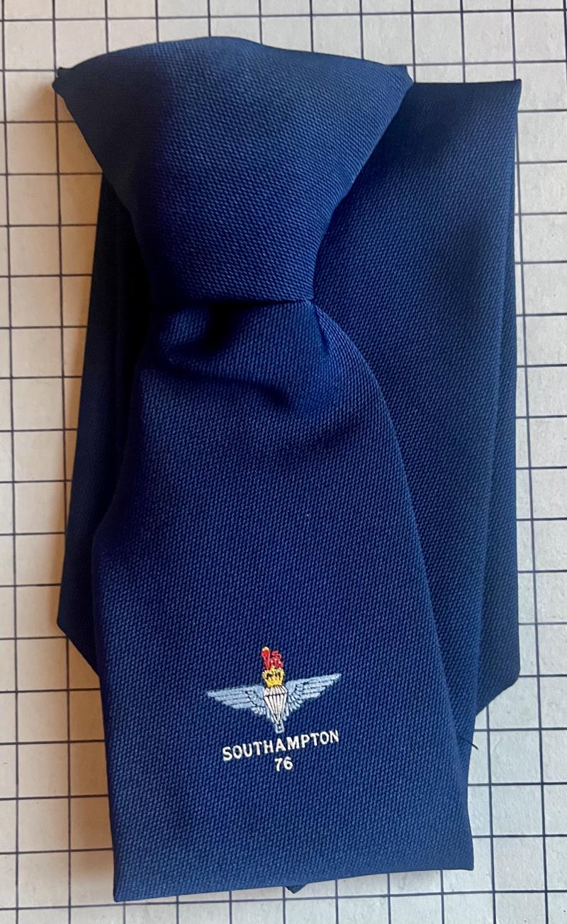 c1976 Parachute Regiment Association Tie Southampton Hants