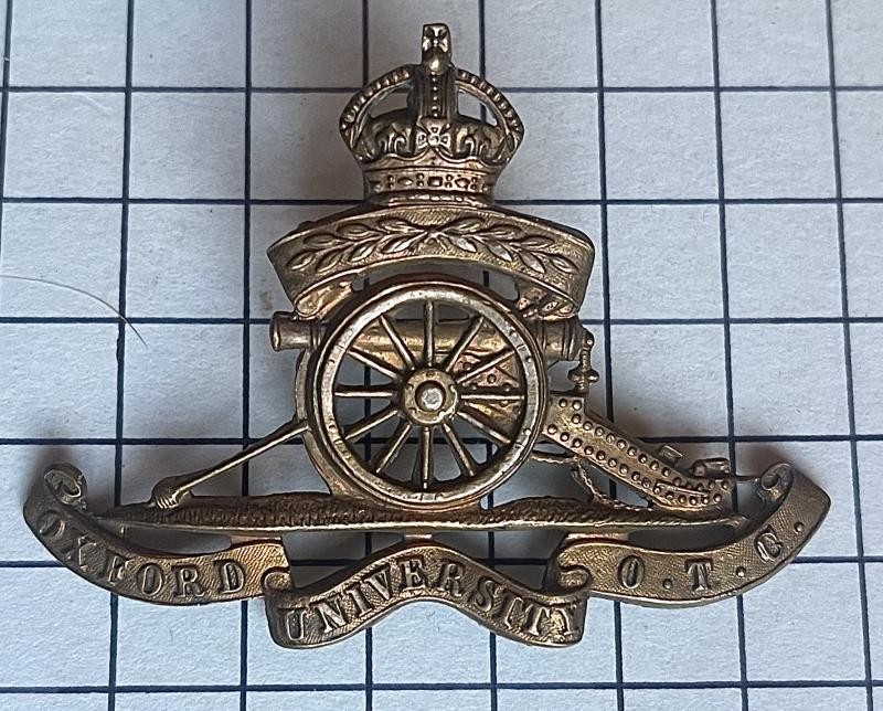 Post 1908 Oxford University Officer Training Corps (OTC) Royal Artillery Section Cap Badge