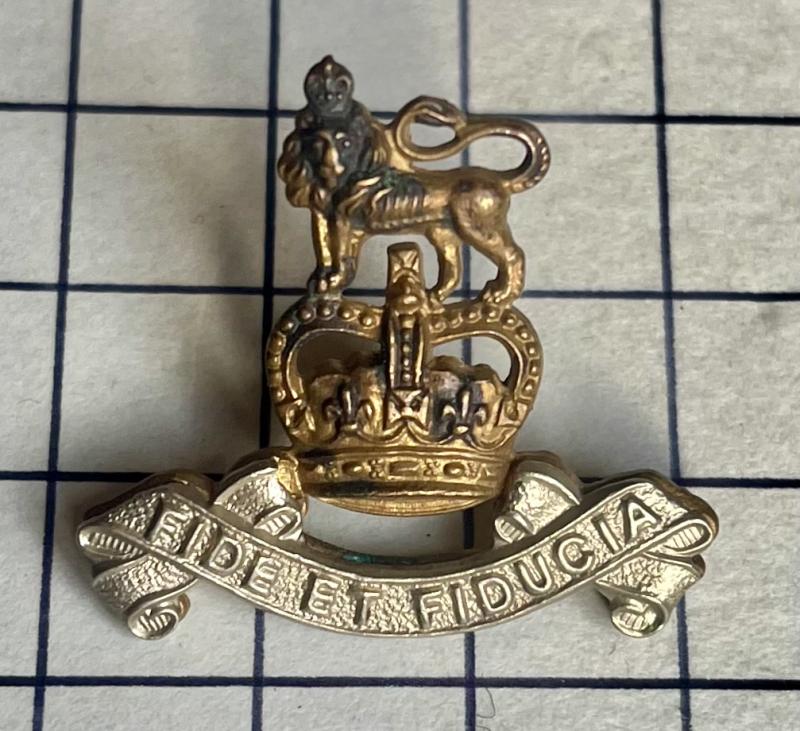 c1952-58 Royal Army Pay Corps (RAPC) Bi-Metal Collar Badge
