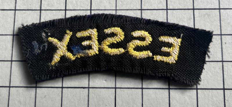 c1953-58 Essex Regiment Purple Battle Dress (BD) Cloth Shoulder Title Badge Patch