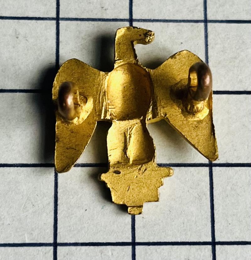 c1954-58 Essex Regiment Officer Pattern Gilt Small Collar Badge
