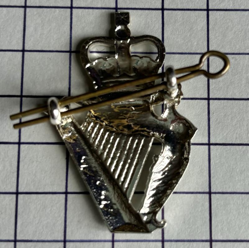 Rare c2006 Royal Irish Regiment (RIR) / Ulster Defence Regiment (UDR) 'New Metal' All Ranks Cap Badge