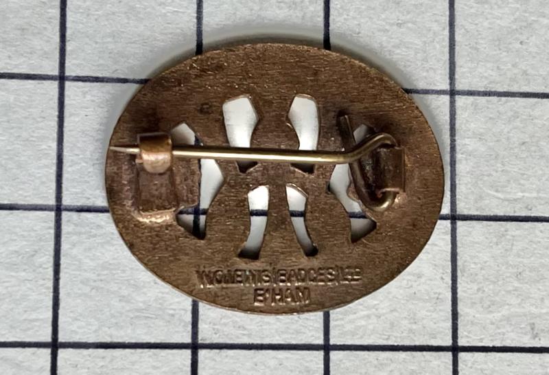 cWW2-1950s Women's Institute (WI) For Home & Country Federation Lapel Badge