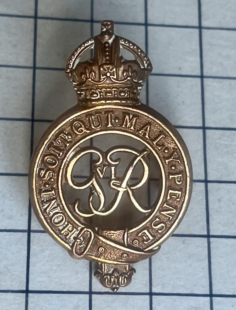 c1937-52 Household Cavalry Regiment (HCR) Cap Badge