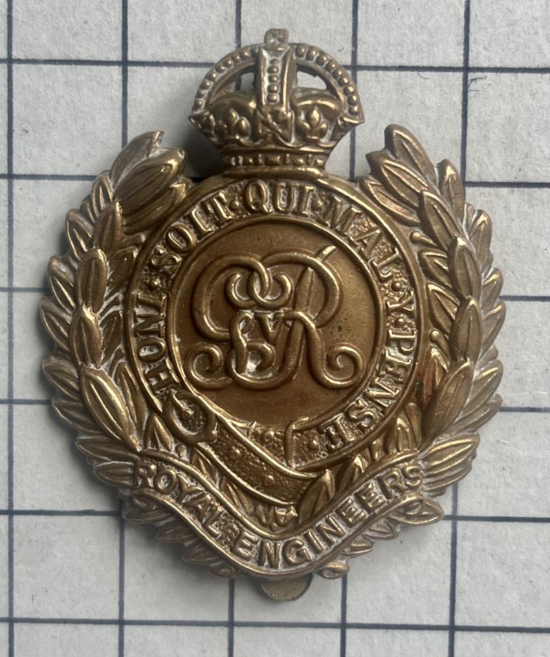 cWW1 Royal Engineers (RE) Brass Economy Cap Badge