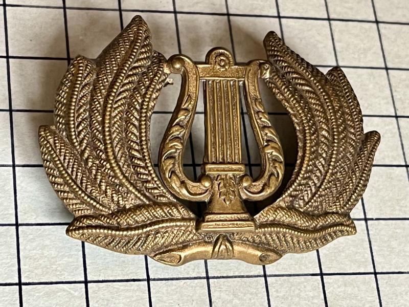 British Vintage Brass Bandmaster Musician Cap Badge