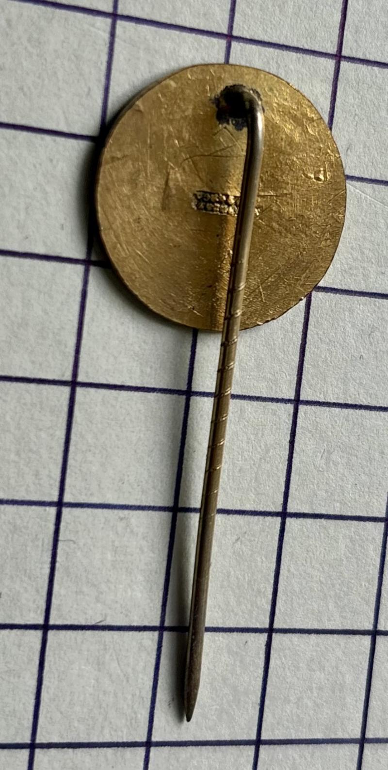 Post Early WW1 Era New Zealand Auckland 'Auck' Artillery Old Comrades Association Gilt and Enamel Tie Pin Lapel Brooch Great War