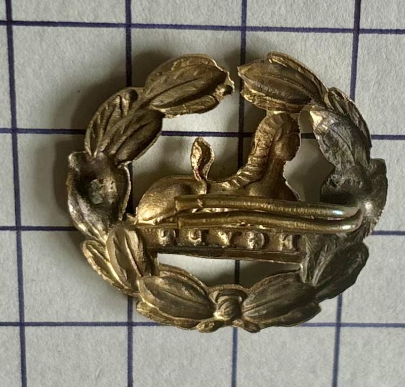 c1881 - 1914 Gloucestershire Regiment Officer's Home Service Large Gilt Back Helmet Cap Badge