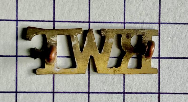 Royal Welsh / Welch Fusiliers (RWF) Brass Shoulder Title Badge