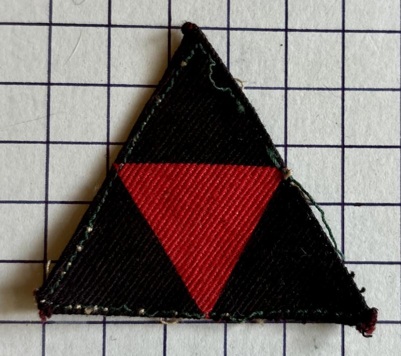 cWW2 3rd British Infantry Division Cloth Printed Formation Sign Badge