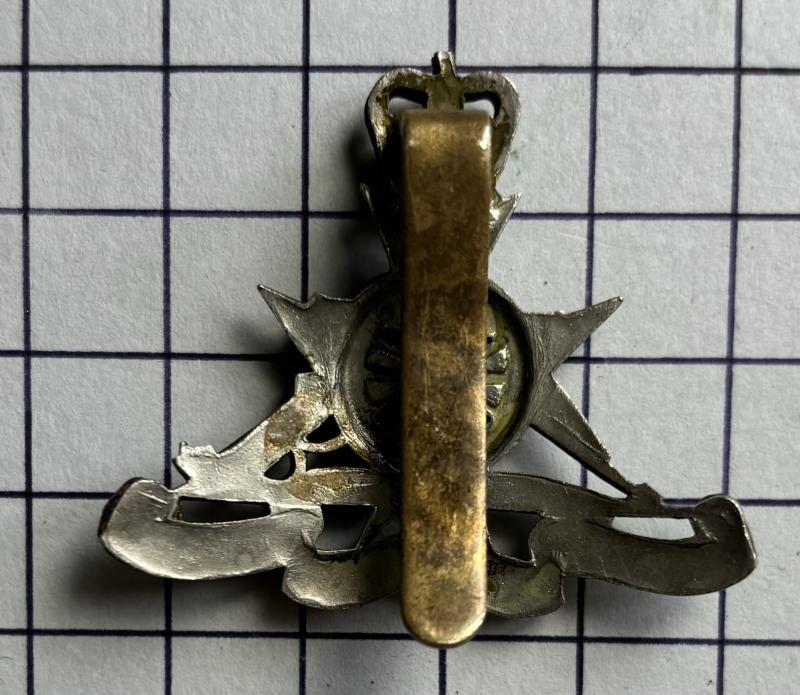 c1952-70 Royal Malta Artillery (RMA) Beret Badge Bi-Metal Cap Badge